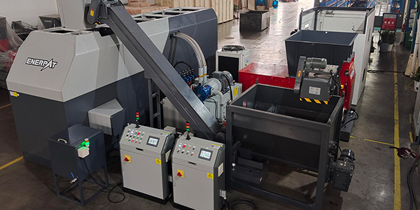 金屬刨花壓餅線，讓碎屑處理流程化繁為簡