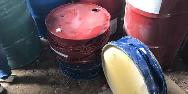 油桶壓扁機(jī)廠家哪個(gè)好？怎么選？