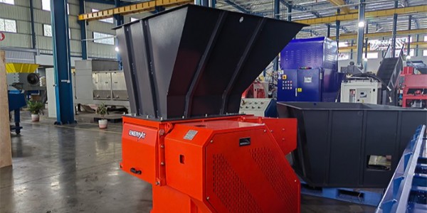 廢舊薄膜撕碎機(jī)只能用單軸嗎？該怎么選？