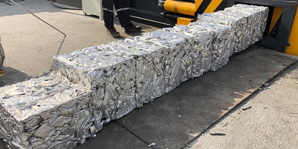 鋁合金邊角料怎么回收利用？鋁合金邊角料壓塊機帶你一探究竟！