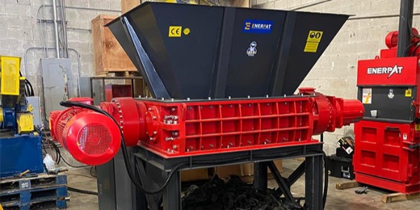 還在為玻璃鋼廢料而煩惱？恩派特玻璃鋼破碎機(jī)來處理