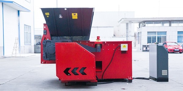 塑料藍桶撕碎機怎么選？快速選擇不走彎路