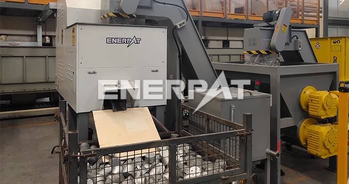 鋁刨花壓塊機(jī)