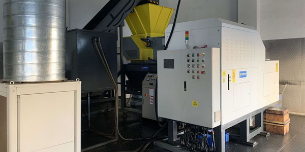 恩派特鈦合金屑壓餅機——以技術精度定義鈦合金回收新標準