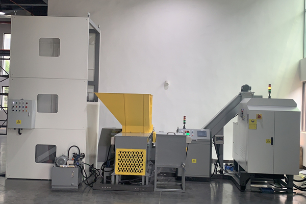 浙江東明不銹鋼制品公司定制鋼屑壓餅機案例