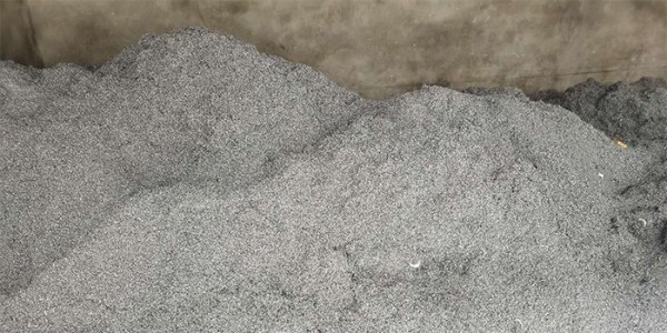 鐵屑堆積怎么處理？鐵屑壓餅機為你解難題！